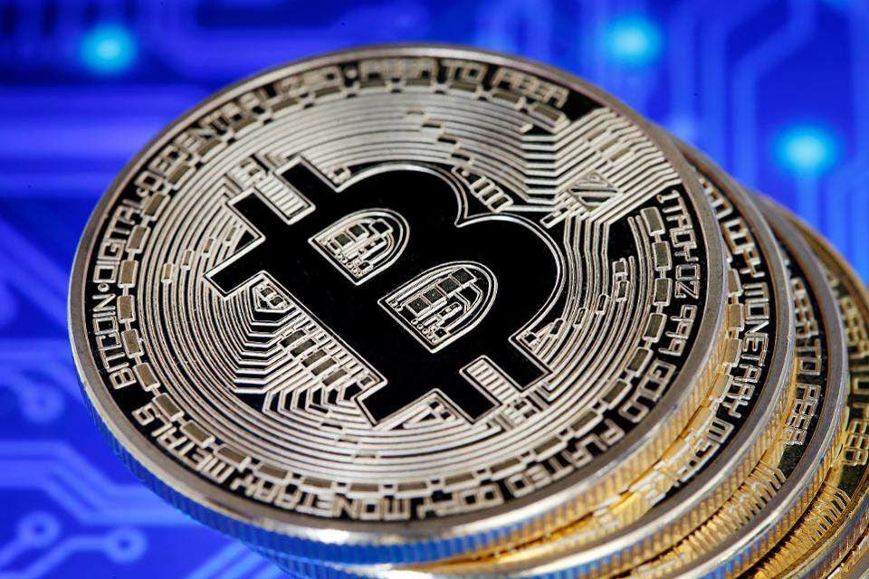 Bitcoin holds ground after China voices support for blockchain