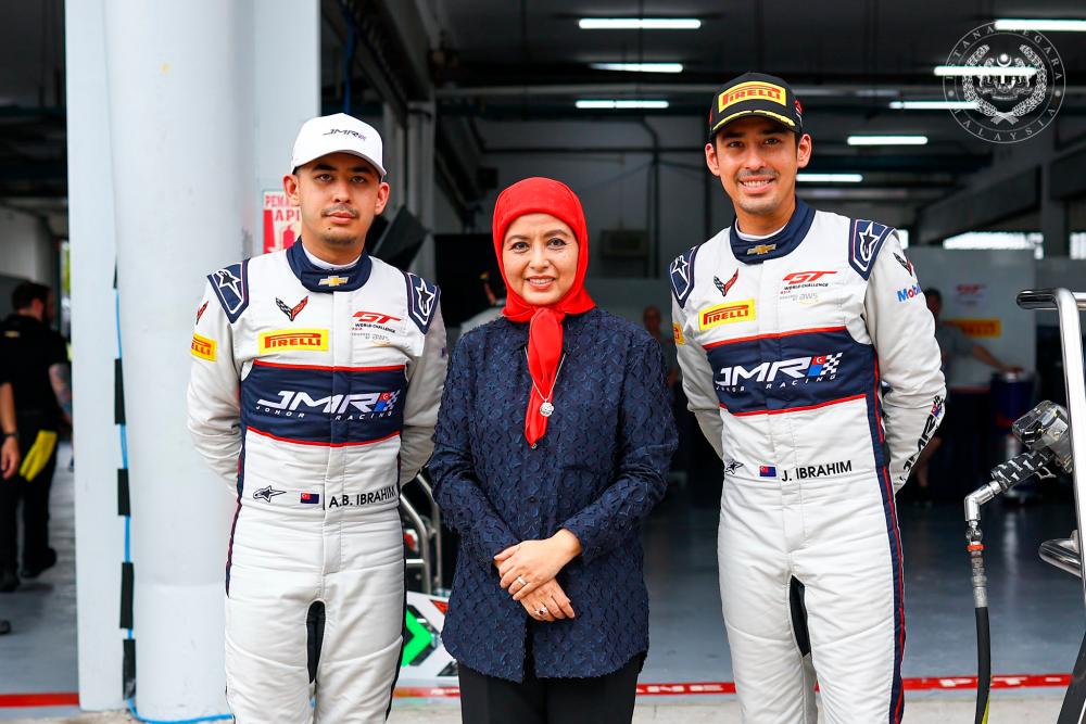 King, Queen cheer on princes competing in GT World Challenge Asia season opener