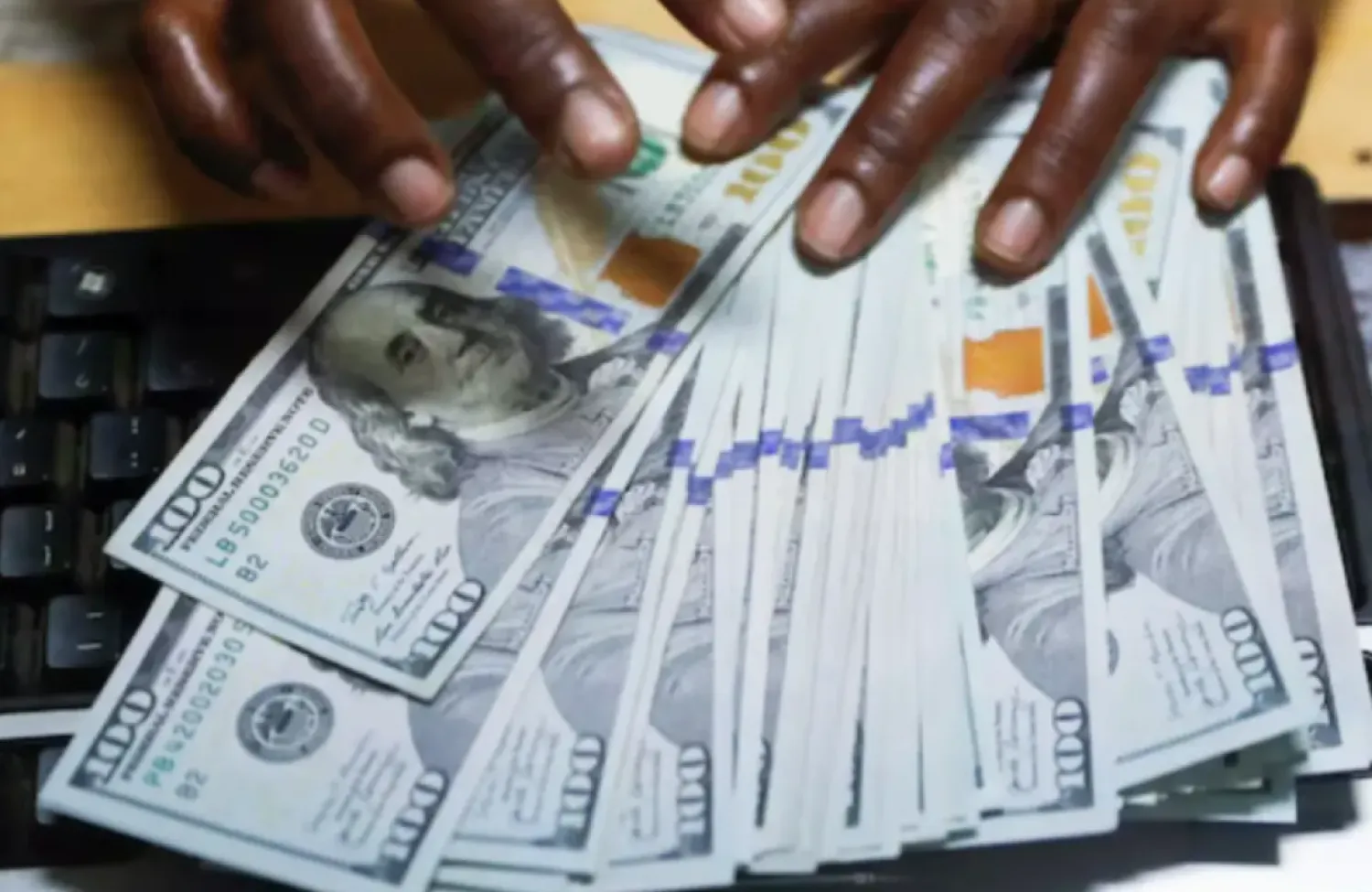 Dollar Drifts as World Braces for Trump’s Reciprocal Tariffs