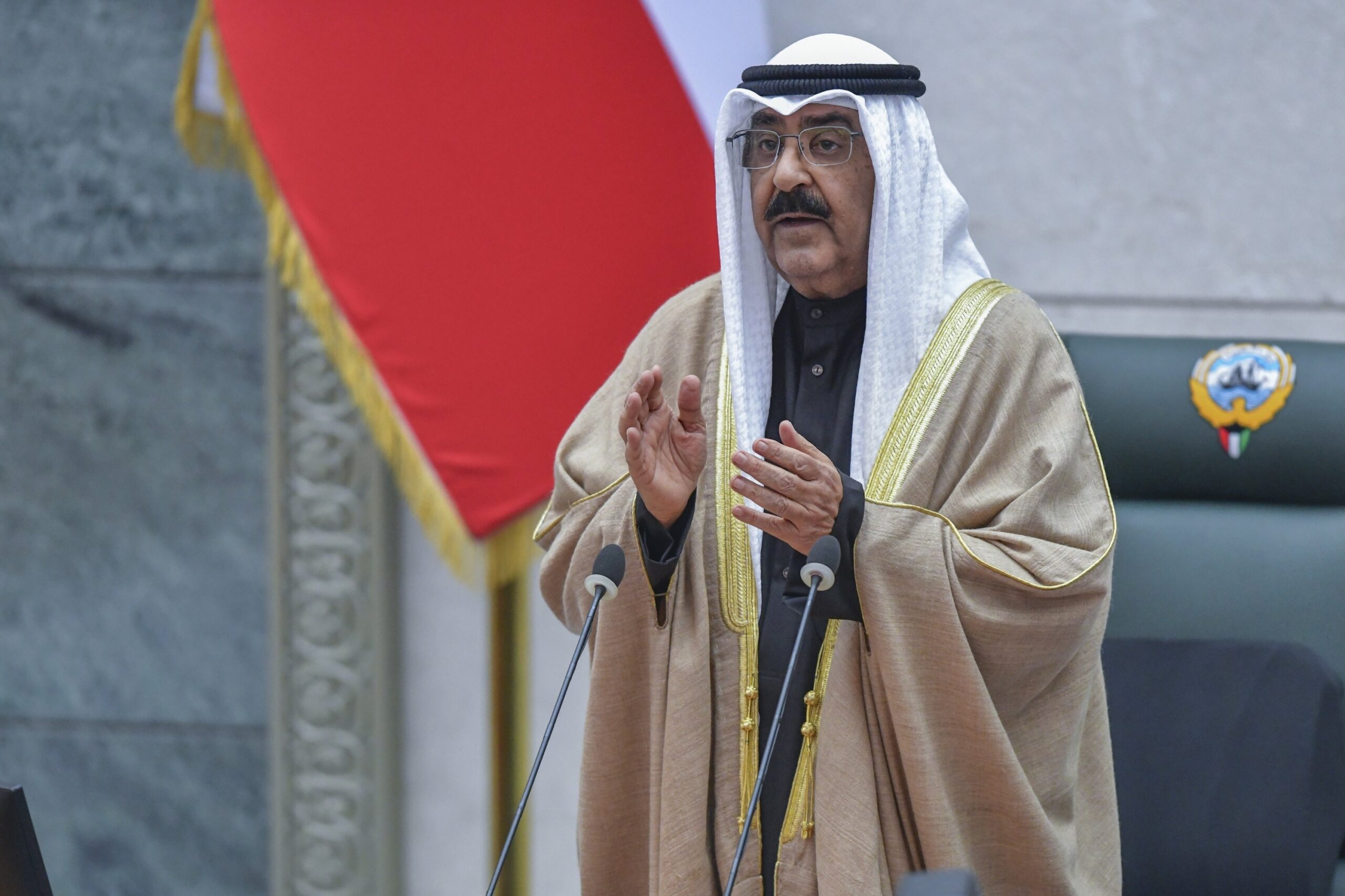 Kuwaiti Emir Begins Official Visit to France